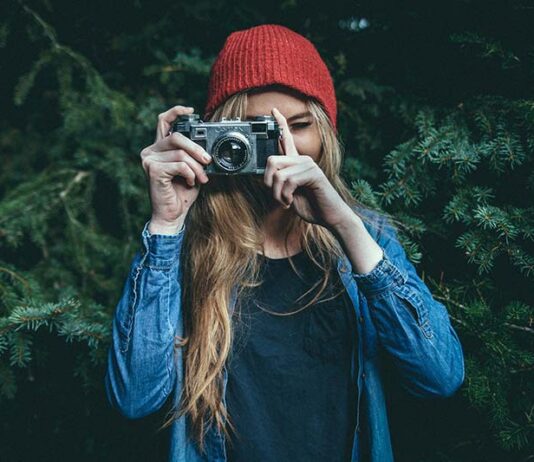 Celebrity make-up artist Gary Cockerill shows you beauty trick